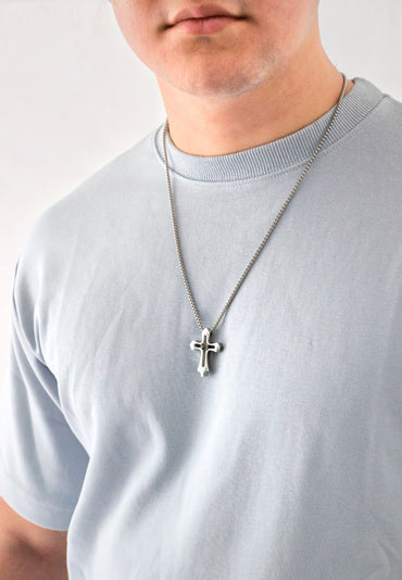 Cadena cruz titán ojo de cristal