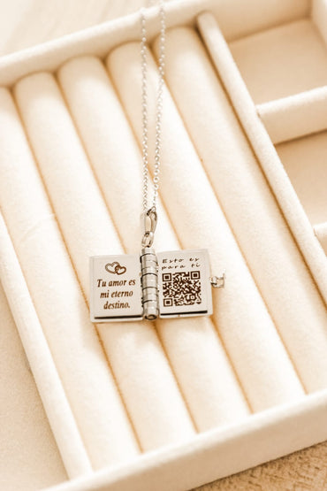 Cadena libro de amor