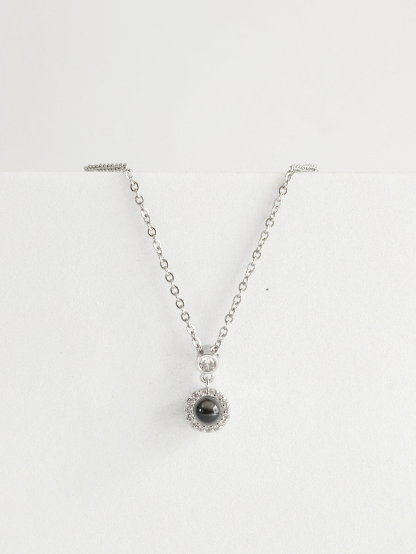 Cadena cristales proyectable