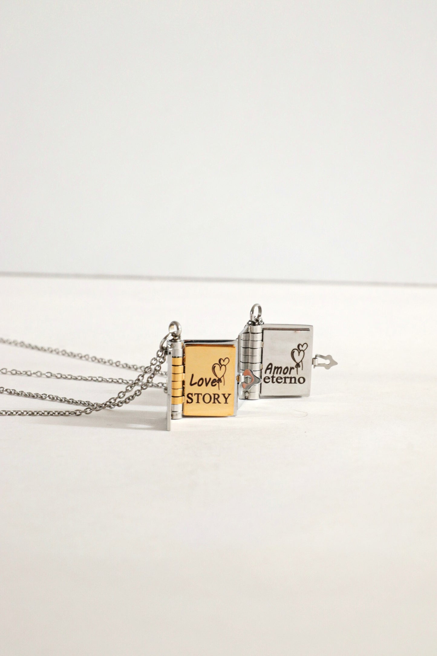 Cadena Libro de Amor