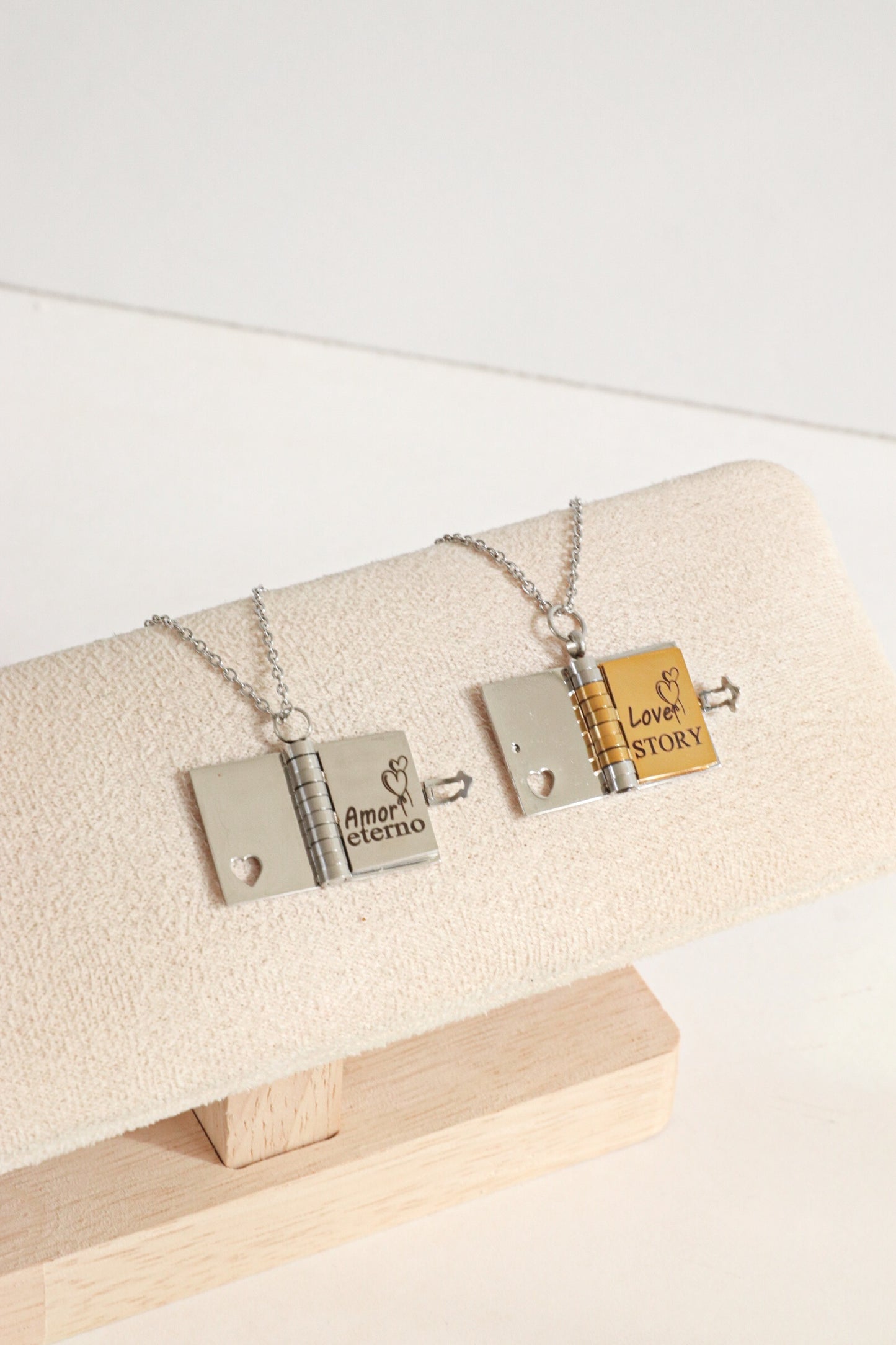 Cadena Libro de Amor